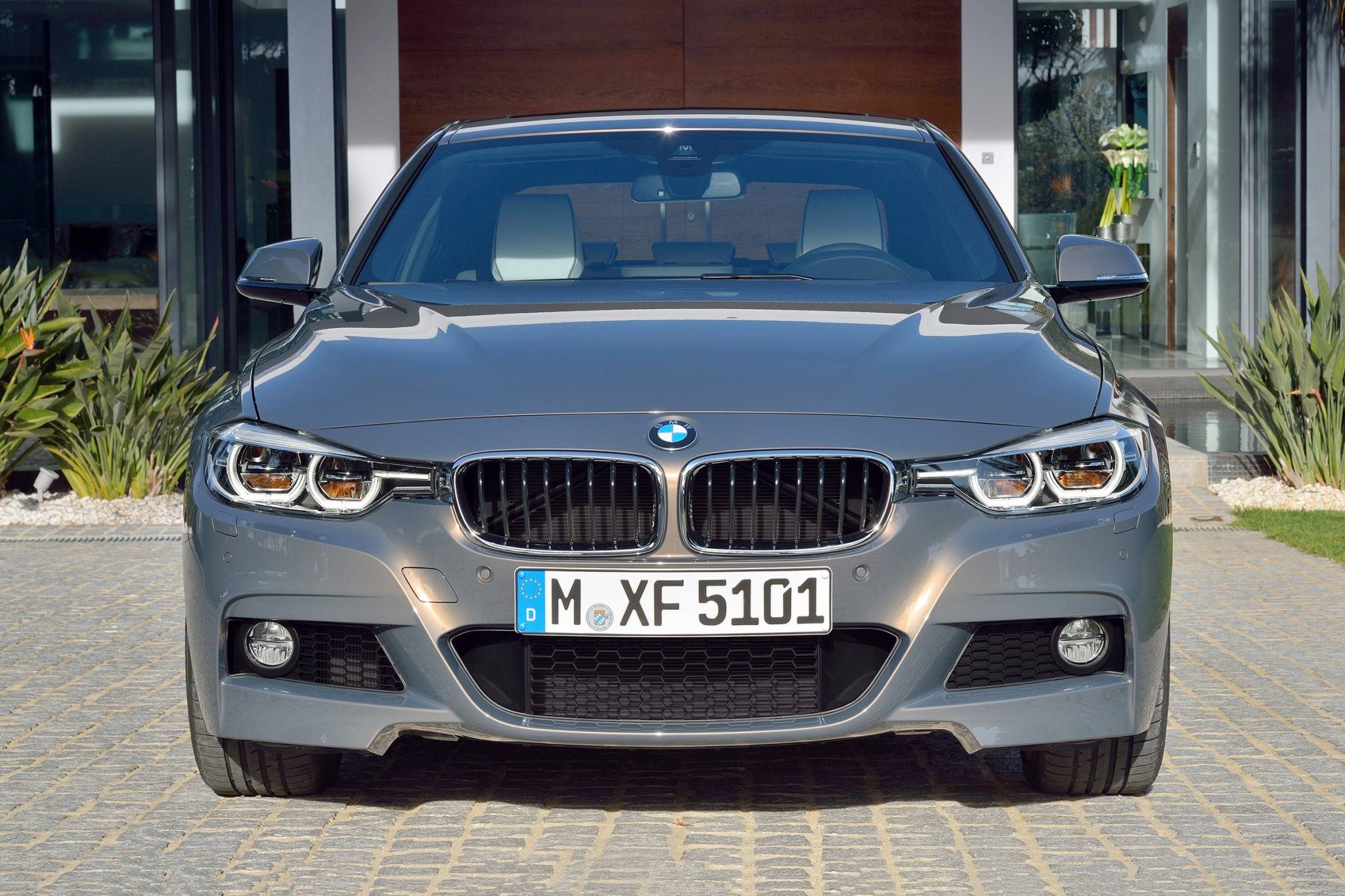 2018 BMW 3-Series VINs, Configurations, MSRP & Specs - AutoDetective